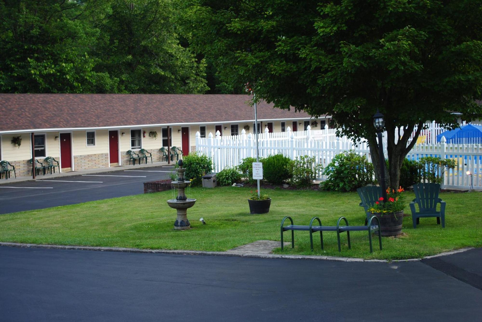 Fran Cove Motel Lake George Eksteriør bilde